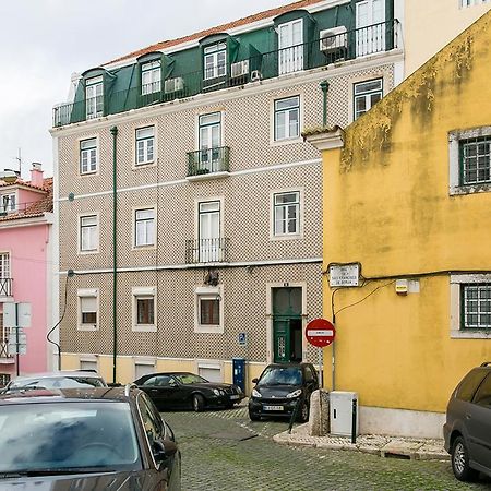 Lovelystay - Cozy 3Bdr Apartment In Estrela Lisbon Bagian luar foto