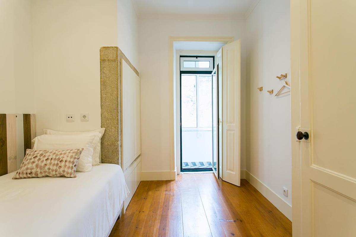 Lovelystay - Cozy 3Bdr Apartment In Estrela Lisbon Bagian luar foto