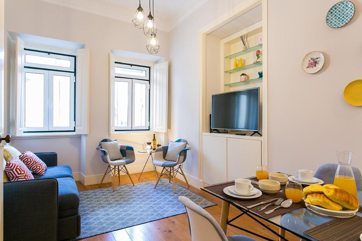 Lovelystay - Cozy 3Bdr Apartment In Estrela Lisbon Bagian luar foto