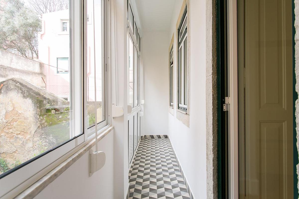 Lovelystay - Cozy 3Bdr Apartment In Estrela Lisbon Bagian luar foto