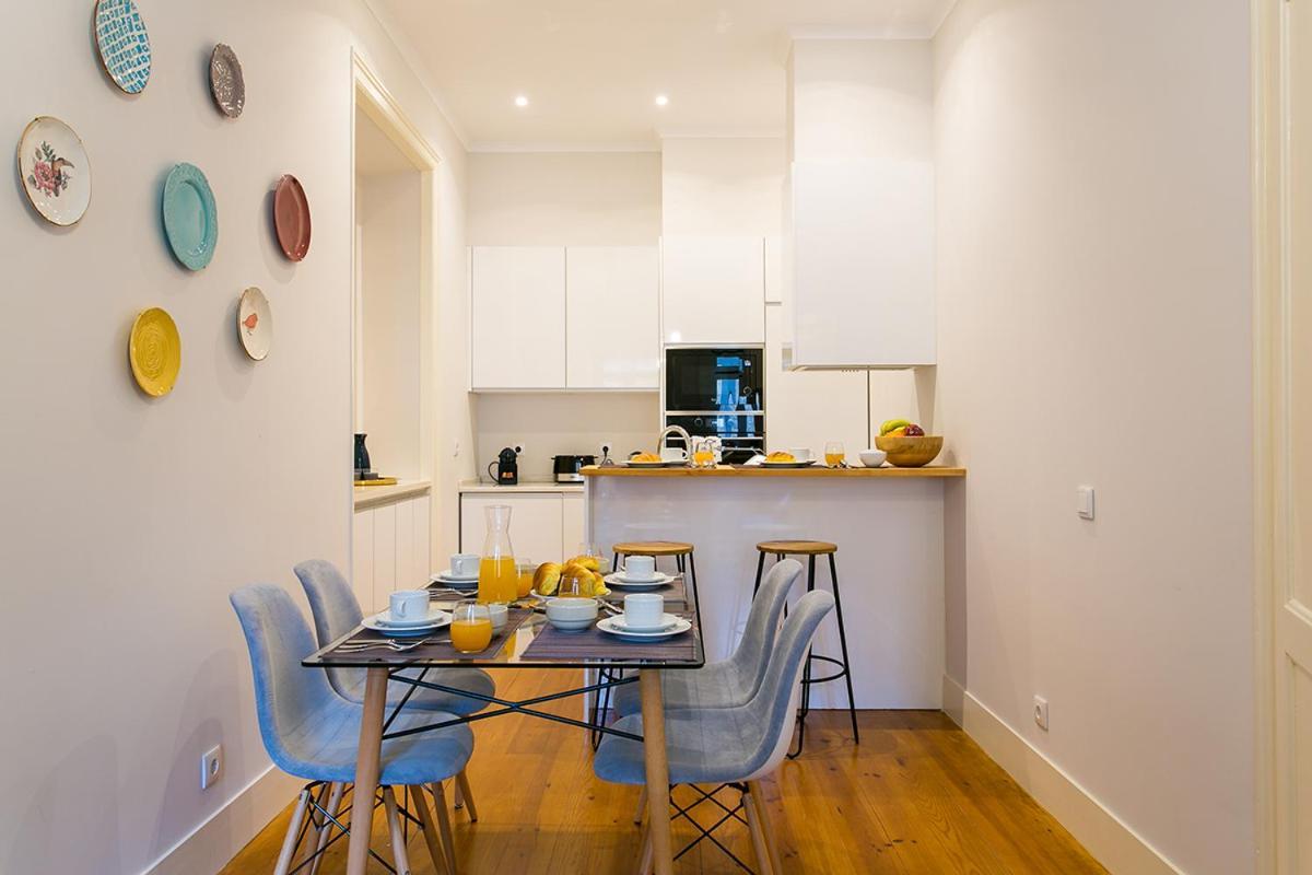 Lovelystay - Cozy 3Bdr Apartment In Estrela Lisbon Bagian luar foto